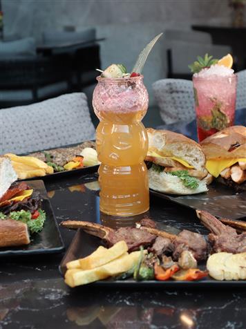 رستوران و کافه بین‌المللی لگاسی (Legacy)