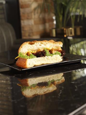 رستوران و کافه بین‌المللی لگاسی (Legacy)